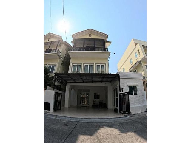 ให้เช่าทาวน์โฮม3ชั้นย่านนนทบุรี ท่าอิฐ ราชพกฤษ์