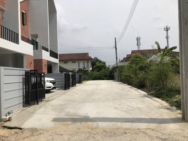 ขายที่ดิน เนื้อที่ 50ตรว สุขาภิบาล 5ที่ดินถมแล้ว