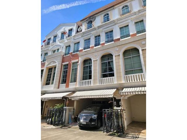 ให้เช่าทาวน์โฮม4ชั้นบ้านกลางกรุงสาทร-นราธิวาส