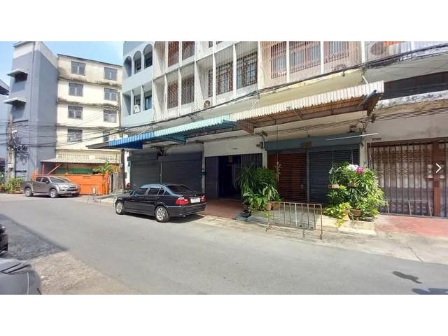 ให้เช่าตึกแถว 3 ชั้นครึ่ง ถนนพหลโยธิน ใกล้BTSพหลโยธิน 24 เหมอะพักอาศัย