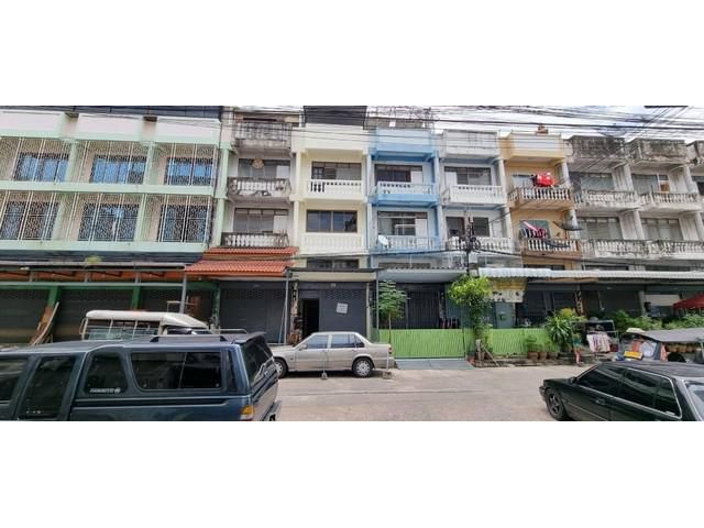 ขายอาคารพาณิชย์ 3.5 ชั้น ซอยเรวดี จังหวัดนนทบุรี