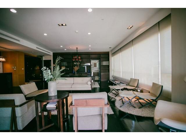 Sell!! Spacious Wilshire Penthouse 3Beds4Baths