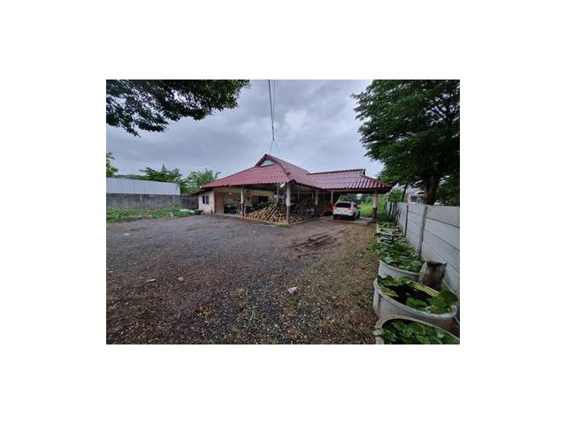 ขายที่ดิน พร้อม บ้าน  อ.เมือง จ.อ่างทอง