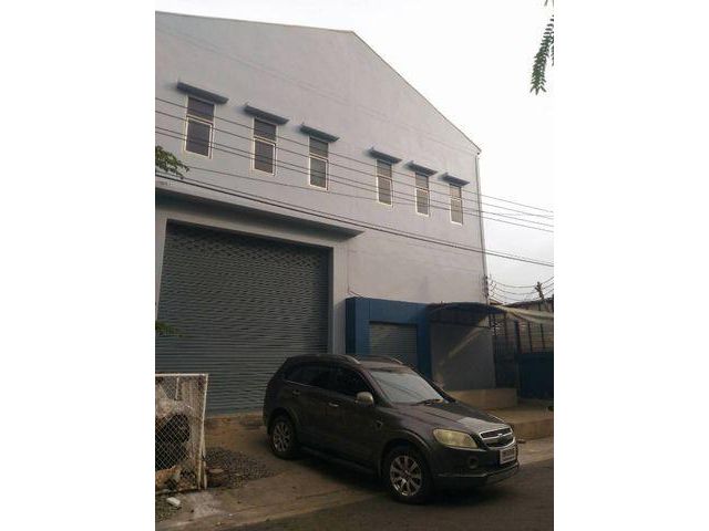 ให้เช่าโกดังพร้อมออฟฟิศ ถนนพัฒนาการซอย40 มีลิฟท์ขน