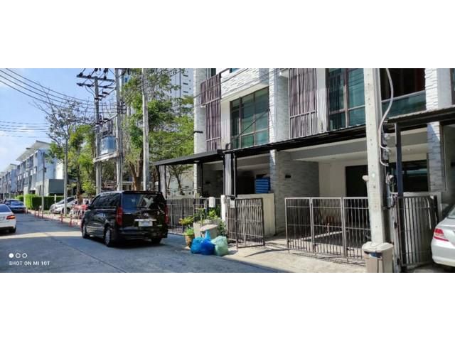 ให้เช่าทาวน์โฮม3ชั้นย่านบางนา Plex บางนา