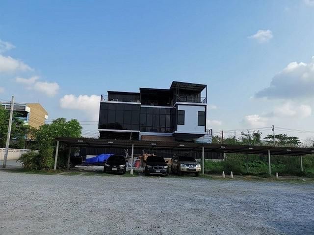 ขายอาคารสำนักงาน สตูดิโอ ถนนร่มเกล้า ลาดกระบัง