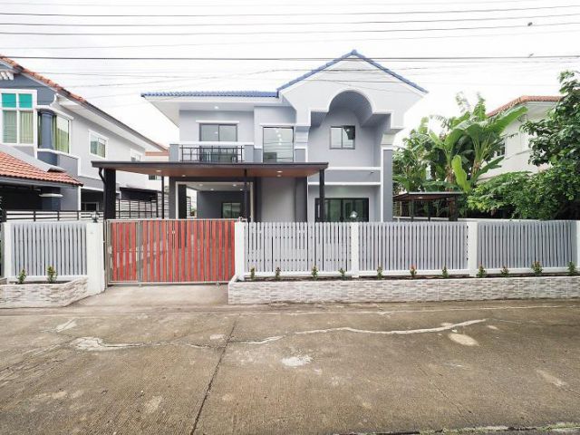 [ขายแล้วค่ะ] บ้านเดี่ยว 2 ชั้น ม.บุรีรมย์ ขนาด 50.6 ตรว. 3นอน 2นํ้า บ้านพื้นที่กว้าง มีสนามหญ้า สวยพรีเมี่ยม พร้อมเข้าอย