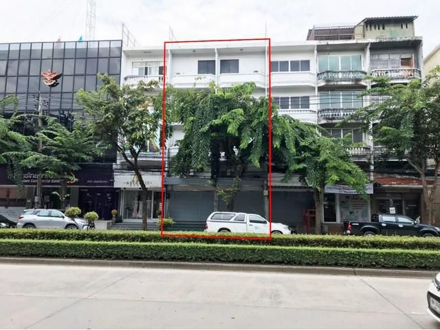 ให้เช่าอาคารพาณิชย์ 4ชั้น 2คูหาเนื้อที่ 38.8 ตารางวา ทำเลดี ถนนประชานิเวศน์1 เทศบาลสงเคราะห์ เยื้องตลาดบองมาเช่ เหมาะกั