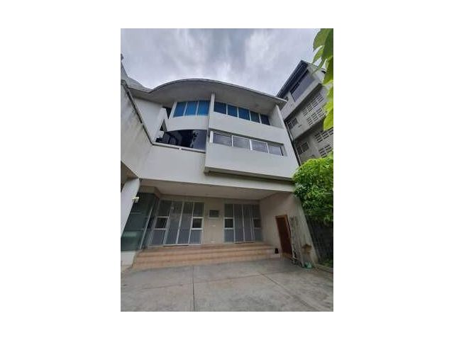 อาคารสำนักงาน พิชัยสามเสน