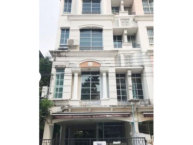 ให้เช่าทาวน์โฮม บ้านกลางเมืองพระรามเก้า-ลาดพร้าว
