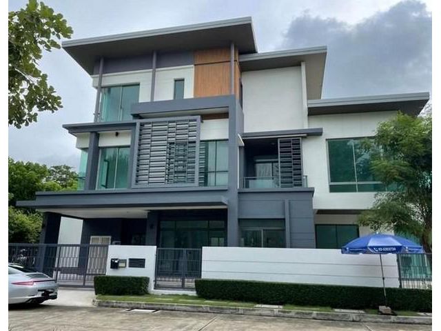 ขายบ้านใหม่ 3 ชั้น นาราสิริ ไฮด์อเวย์  นวมินทร์