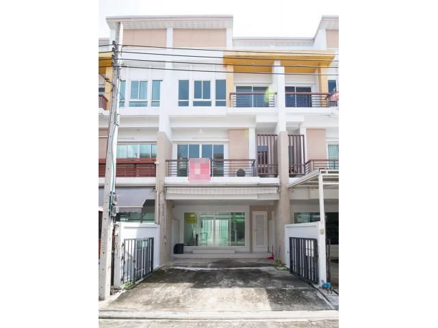 ให้เช่าทาวน์โฮม 3 ชั้น โครงการพลัส ซิตี้ พาร์ค เกษตร-นวมินทร์ ประเสริฐมนูกิจ 29 ลาดพร้าว จรเข้บัว