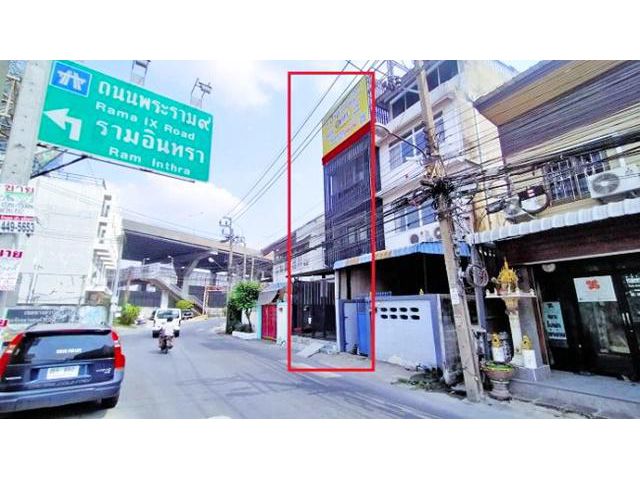 BTS บางจากสุขุมวิท 61-65  ม.กรุงเทพ คลองเตย