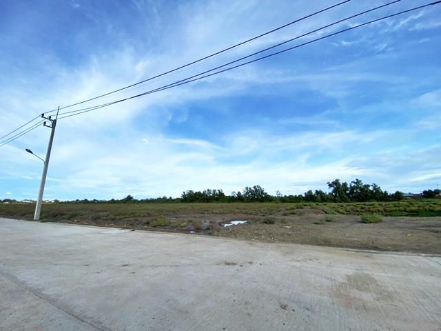 S406 ขายที่ดินสร้างโรงงาน  ขนาด 7-0-17 ไร่ สี่เหลี่ยมผืนผ้าสวยงาม  พร้อมถมแล้ว ใกล้ถนนพระราม 2  (ทางเข้าท่าฉลอม)