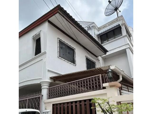 ให้เช่าทาวน์โฮม3ชั้น กฤษดาวิลเลจ 9 ถนนบรมราชชนนี