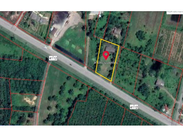 ขายที่ดินพร้อมสิ่งปลูกสร้างเนื้อที่ 1 ไร่ 142 ตรว. ขายยกแปลง 2.6 ล้านบาท  ติดถนนสายพุนพิน - ไชยา  หน้ากว้าง 34 เมตร ที่ด