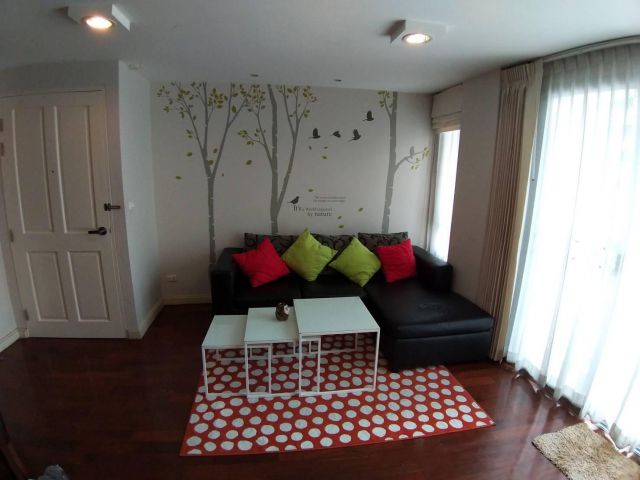 49 Plus(Sukhumvit49) 2b2b near Phrom Phong BTS