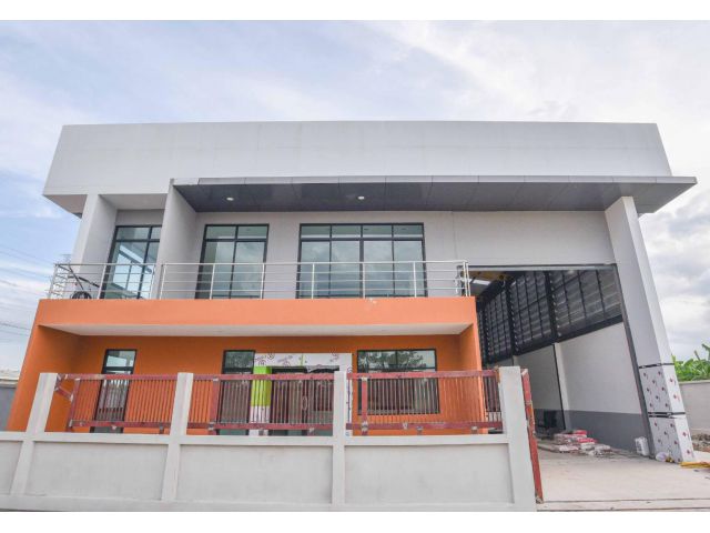 S392 ขายโรงงานสร้างใหม่ พร้อมสำนักงานรูปทรงสมัยใหม่ สไตล์ โมเติล ขนาด 190 ตรว. พื้นที่ใช้สอย 350 ตรม.