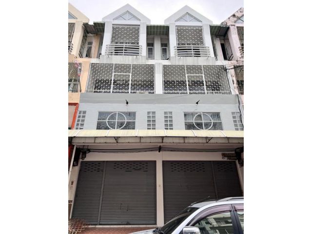 ถ.ใหญ่ 20 ม.3ชั้น 2คูหา36ตรว. รามคำแหง 174-184