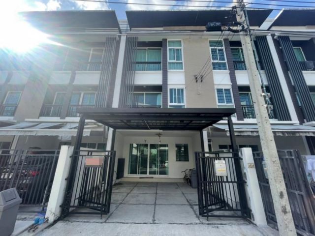 ให้เช่าทาวน์โฮม 3 ชั้น โครงการบ้านกลางเมืองโชคชัย 4 ซอย 50 ลาดพร้าววังหิน