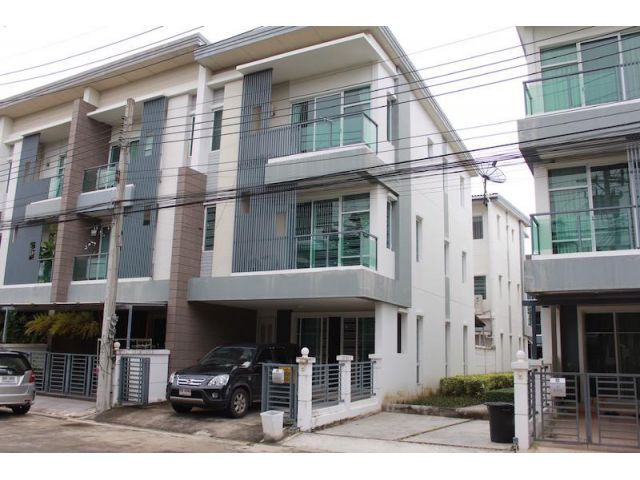 BH1707 ให้เช่าทาวน์โฮม 3ชั้น หมู่บ้านทาวน์อเวนิว