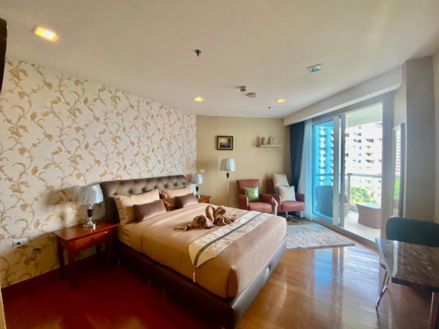 For Sell The Palm Wongmat Beach Front Pattaya Studion Sea view (S03-0901)