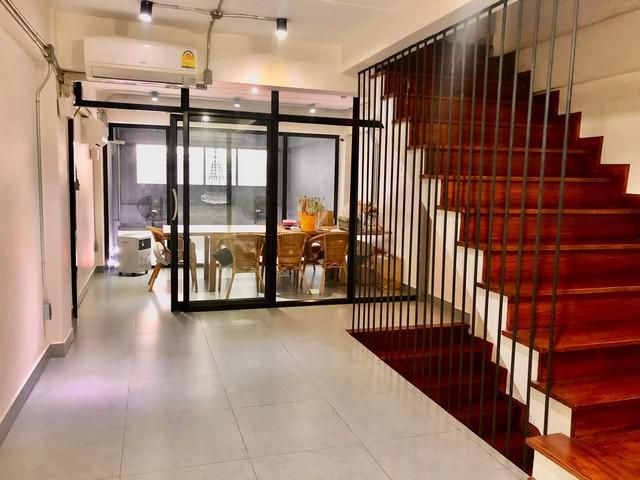 Home office with 5 storey at soi Narathiwat