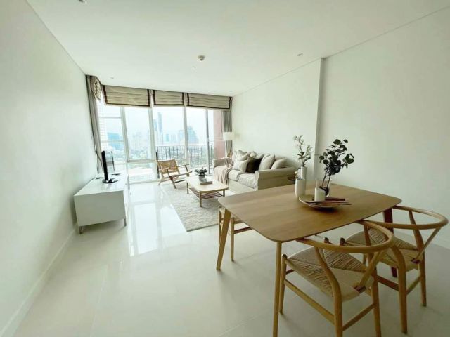 Fullerton Sukhumvit for rent 2 bedroom