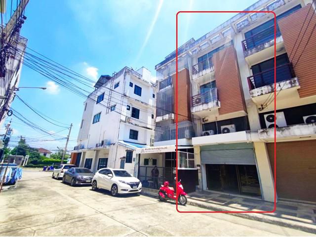 ปัญญาอินทรา 4ชั้น 8แอร์ เเฟชั่นไอซ์เเลนด์ ซาฟารี