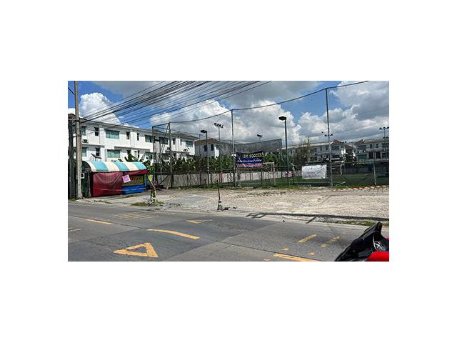 ขายที่ดิน 767 ตรว. ใกล้สี่เเยกลำสาลี เข้าออกสะดวก 2 ทาง ทั้งรามคำเเหง เเละกรุงเทพกรีฑา หน้ากว้างติดถนน ขายพร้อมอาคารเเละ
