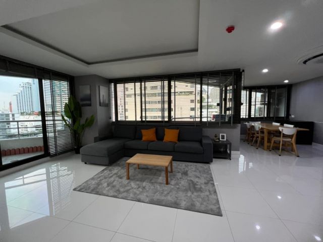 Lake Avenue Sukhumvit 16 Condo for rent 2 bedrooms 2 bathrooms 125 sqm. rental 45,000 baht/month