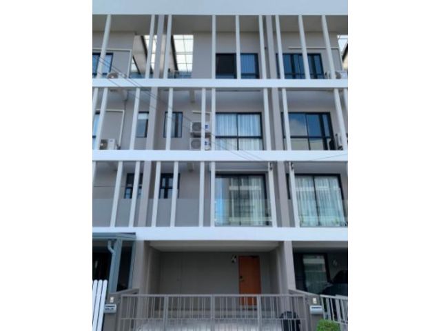 ให้เช่าโฮมออฟฟิศ 4ชั้น วาย เรสซิเดนซ์ สุขุมวิท113