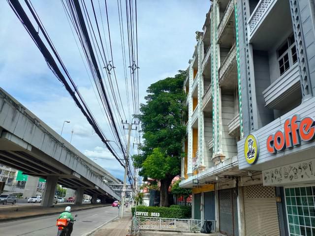 ขายตึก  2  คูหาด้านหลังเชื่อมติดกัน80ตารางวา