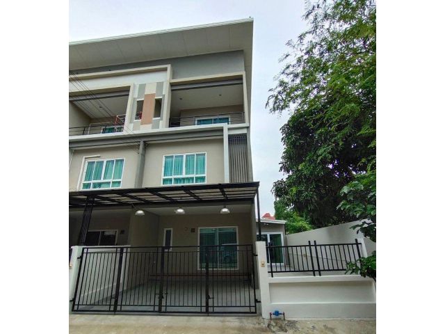 ทาวน์เฮ้าส์ 3 ชั้น 3 นอนรัตนาธิเบศร์ เวสเกทรถไฟฟ้า