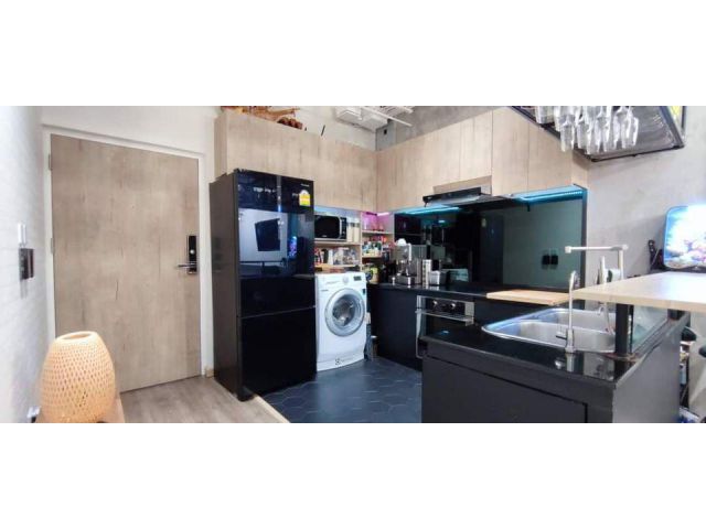State Tower Silom for sale 1 bedroom 2 bathrooms 68 sqm. selling at 7.5 mil baht
