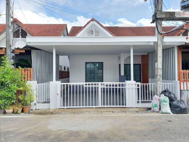 ขายบ้านแฝดหมู่บ้านบ่อหินวิลล่า เนื้อที่ 35 ตร.ว. ตกแต่งรีโนเวทใหม่พร้อมอยู่ ต.สันป่าเปา อ.สันทราย จ.เชียงใหม่