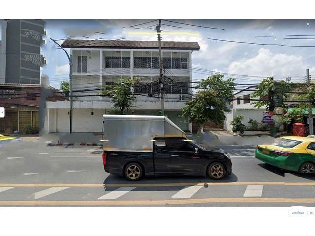 ให้เช่าอาคารสำนักงาน 3 ชั้น ย่านพรานนก ถนนอิสรภาพ