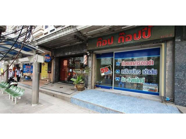 ขาย / เช่า ตึกแถว ตกแต่งแล้วบางส่วน สูง 6