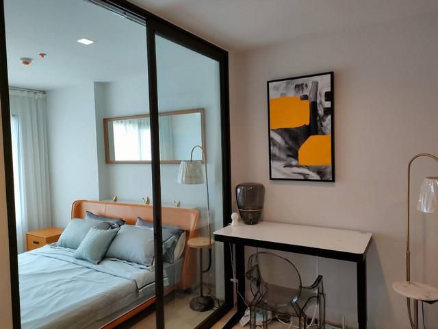 Life One Wireless near BTS Ploenchit