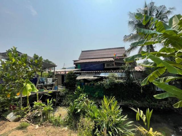 ขายบ้านสวนหางดง วิวทุ่งนา ติดลำเหมือง เนื้อที่ 34 ตร.วา ตรงข้ามสะพานเหล็ก น้ำโจ้