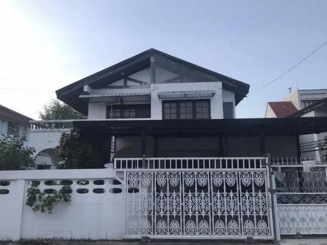 PF04 ให้เช่า บ้านเดี่ยว 2 ชั้น เสนานิคม 1 โชคชัย 4 ลาดพร้าววังหิน ลาดปลาเค้า ภายในมีเฟอร์นิเจอร์ แต่ไม่มีฟูก เหมาะอยู่อา
