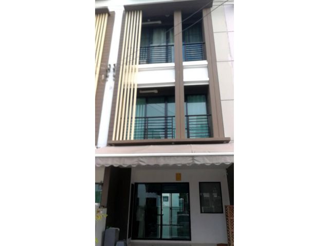 ทาวน์โฮม3 ชั้น บ้านกลางเมือง กัลปพฤกษ์ เทอดไท