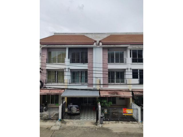 ให้เช่าทาวน์โฮม3ชั้น บ้านกลางเมืองลาดพร้าว 101