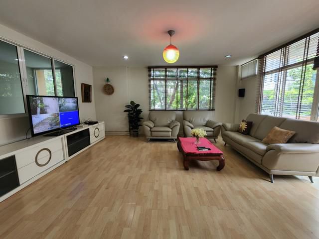 FOR RENT HOUSE PHROM PHONG Sukhumvit soi 31
