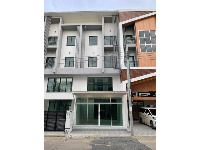 ให้เช่าทาวน์โฮม 3.5 ชั้น ย่านนวมินทร์ ลาดพร้าว101 ซฮยนวมินทร์42 เหมาะทำออฟฟิศ