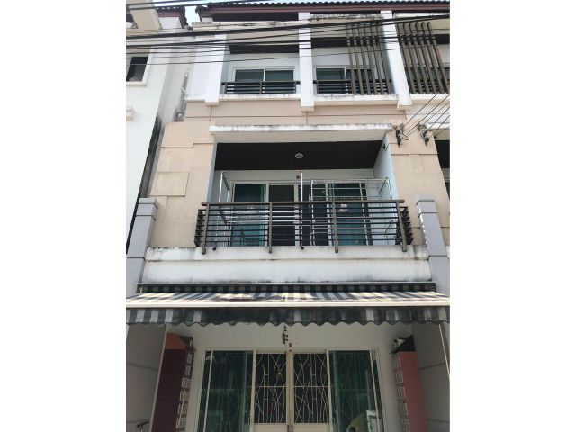 ขายทาวน์เฮ้าส์ 3 ชั้น บางหว้า ท่าพระ ราชพฤกษ์