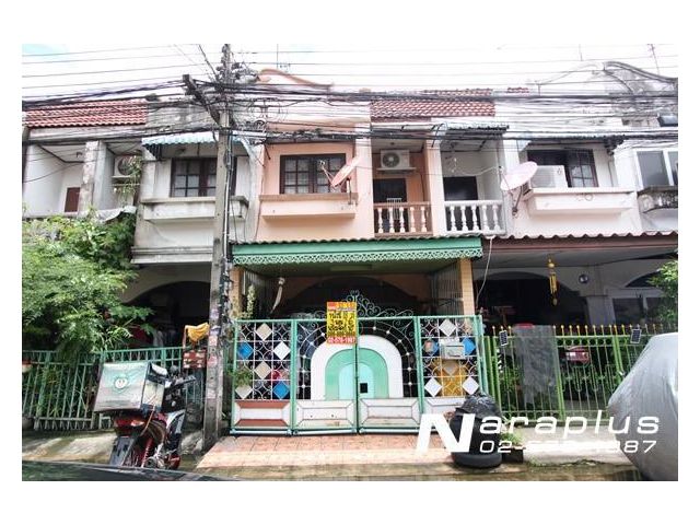 65080748 : ทาวน์เฮ้าส์ 2 ชั้น หมู่บ้านณัฐกานต์ 5 พหลโยธิน 52 โครงสร้างดี เดินทางสะดวกเพียง 5 นาที จากสถานีรถไฟฟ้า
