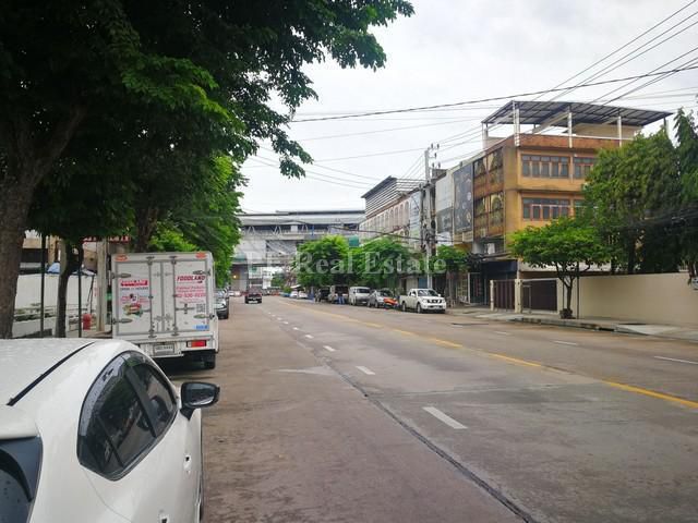 ให้เช่าที่ดิน ย่านลาดพร้าว71 เลียบด่วน เหมาะเปิดเป็นร้านอาหารหรือทำโชว์รูม