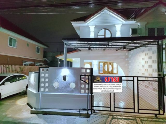 บ้านแฝด 2 ชั้นหลังริมถนนเมนรีโนเวทอย่างสวย #หมู่บ้านพฤกษา32​ ลำลูก​กาคลอง​6 ​หน้าบ้านหันไปทางทิศ​เหนือ​​