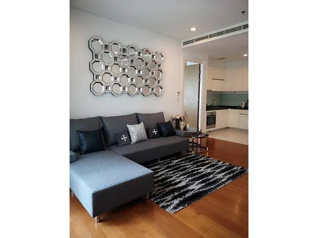 Good location! Bright Sukhumvit24 BTS PhromPhong